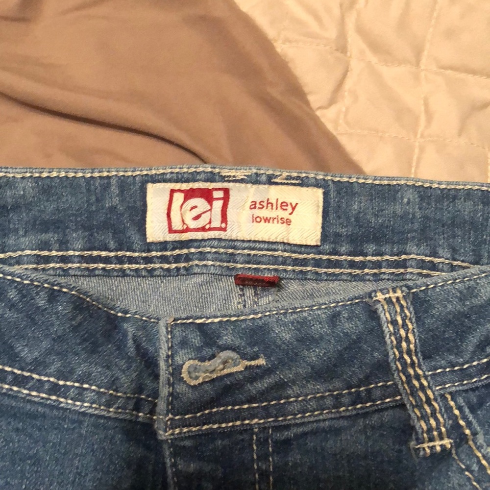 L.e.i capris